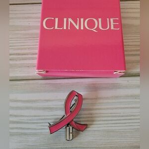 Clinique Courage Pin